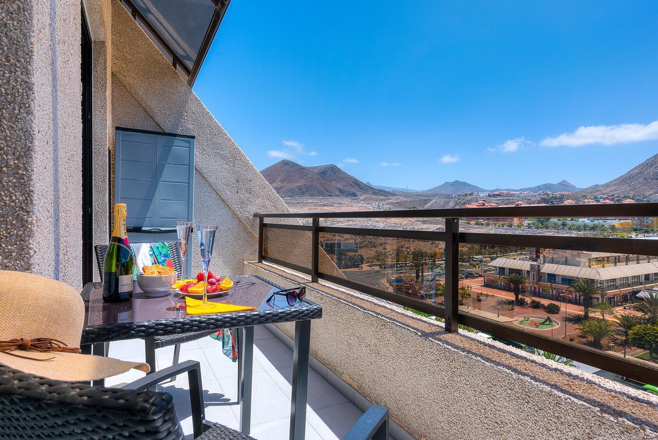 Modern Apartment Los Cristianos Center Екстер'єр фото